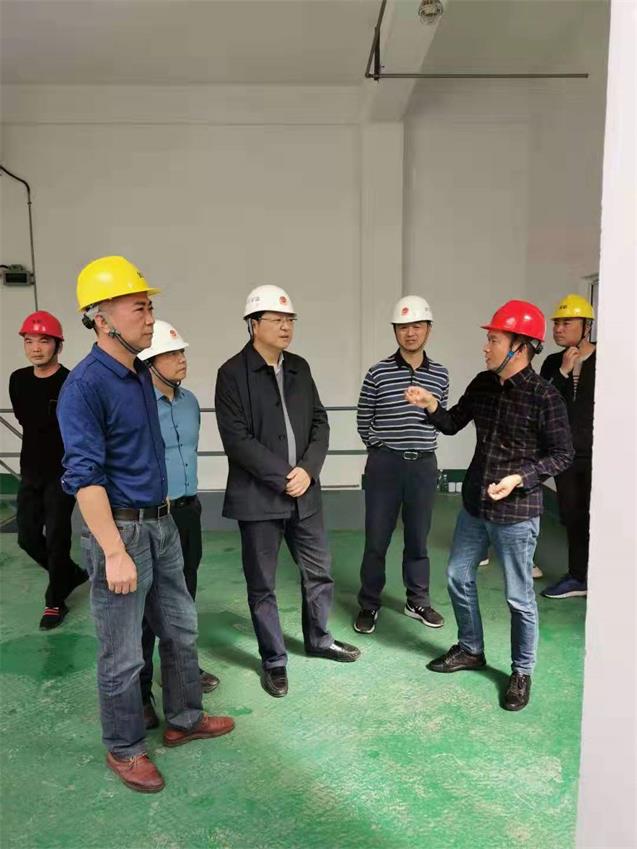 徐長斌市長一行到我公司指導安全環保工作2.jpg